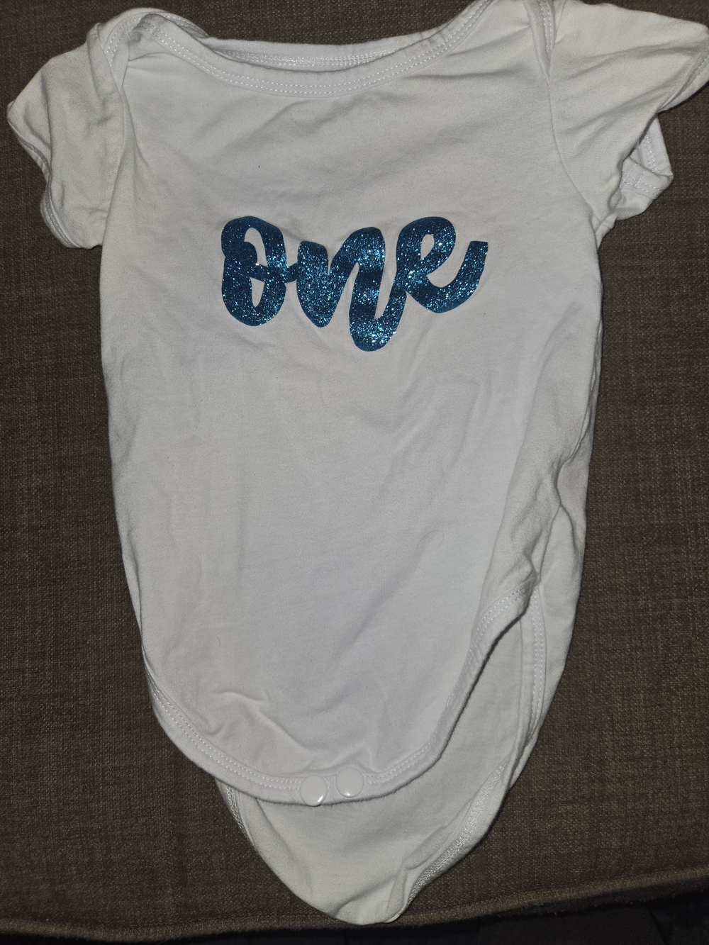 White Onesie with Blue Glitter "One" Graphic - Kids One Piece